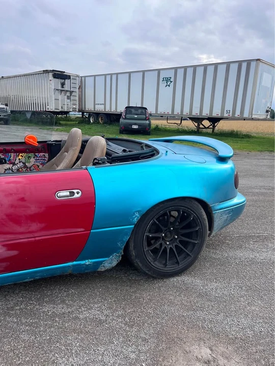 1992 Mazda NA MX-5 Miata - Image 5 of 10