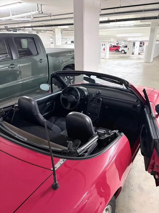 1992 Mazda NA MX-5 Miata - Image 13 of 15