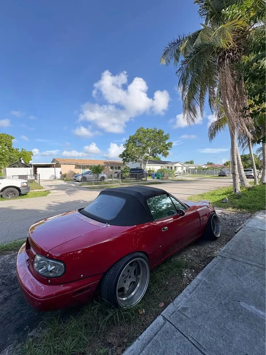 1992 Mazda NA MX-5 Miata - Image 7 of 8