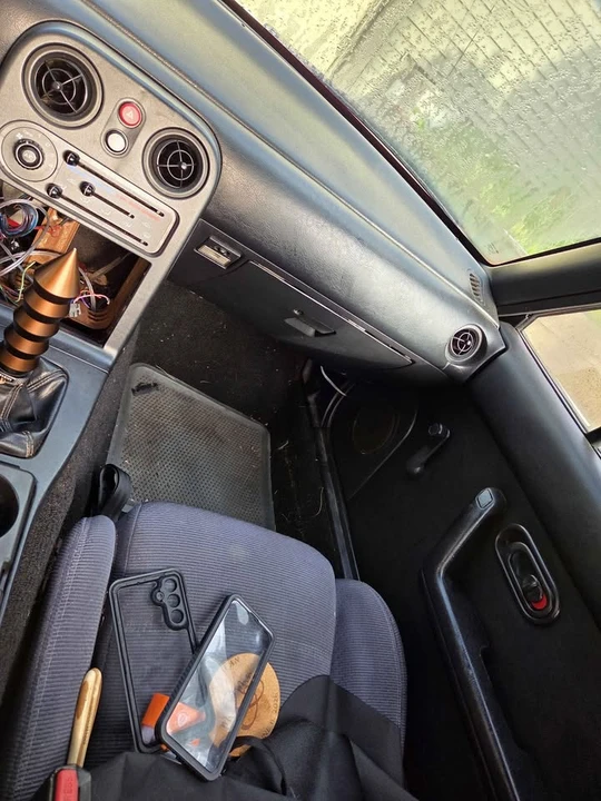 1992 Mazda NA MX-5 Miata - Image 9 of 10