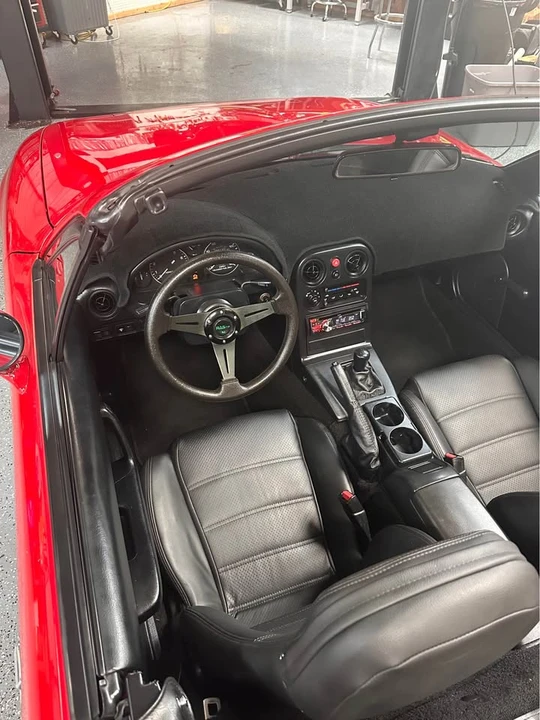 1992 Mazda NA MX-5 Miata - Image 6 of 9