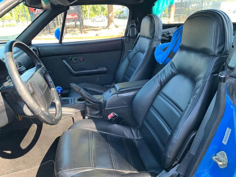 1992 Mazda NA MX-5 Miata - Image 11 of 17