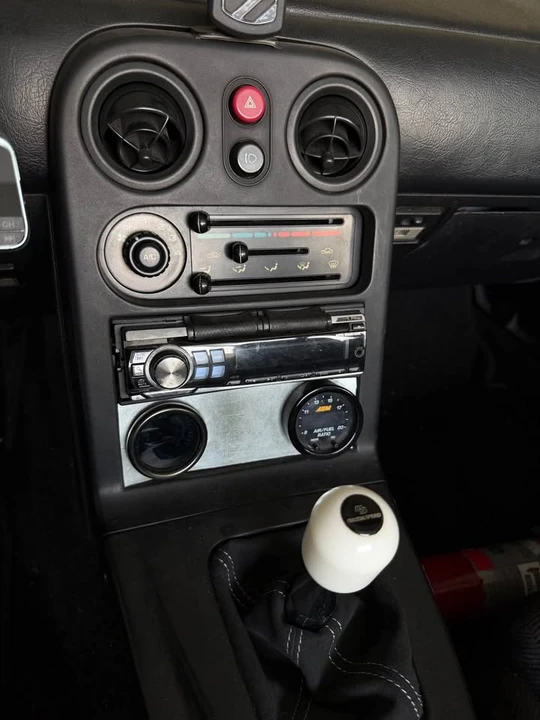 1992 Mazda NA MX-5 Miata - Image 11 of 13