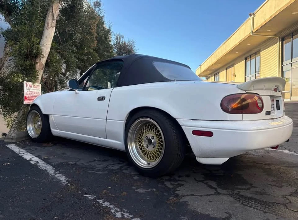 1992 Mazda NA MX-5 Miata - Image 6 of 10