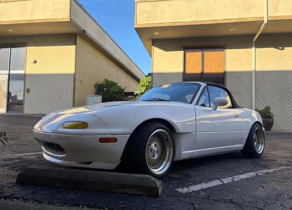 1992 Mazda NA MX-5 Miata - Image 3 of 10
