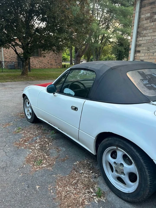 1992 Mazda NA MX-5 Miata - Image 2 of 10