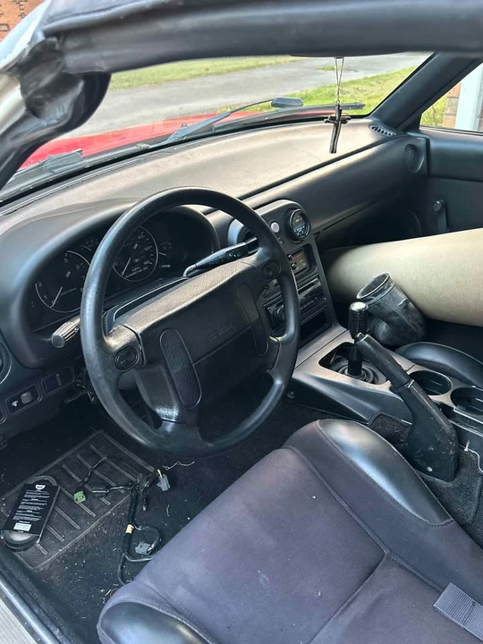 1992 Mazda NA MX-5 Miata - Image 6 of 10