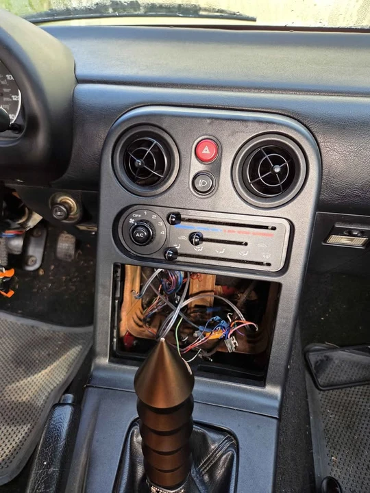 1992 Mazda NA MX-5 Miata - Image 10 of 20