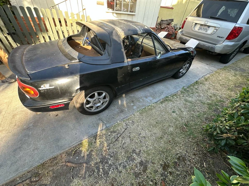 1992 Mazda NA MX-5 Miata - Image 5 of 16