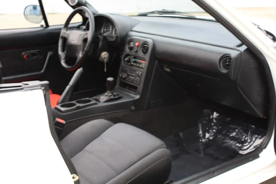 1992 Mazda NA MX-5 Miata - Image 5 of 12