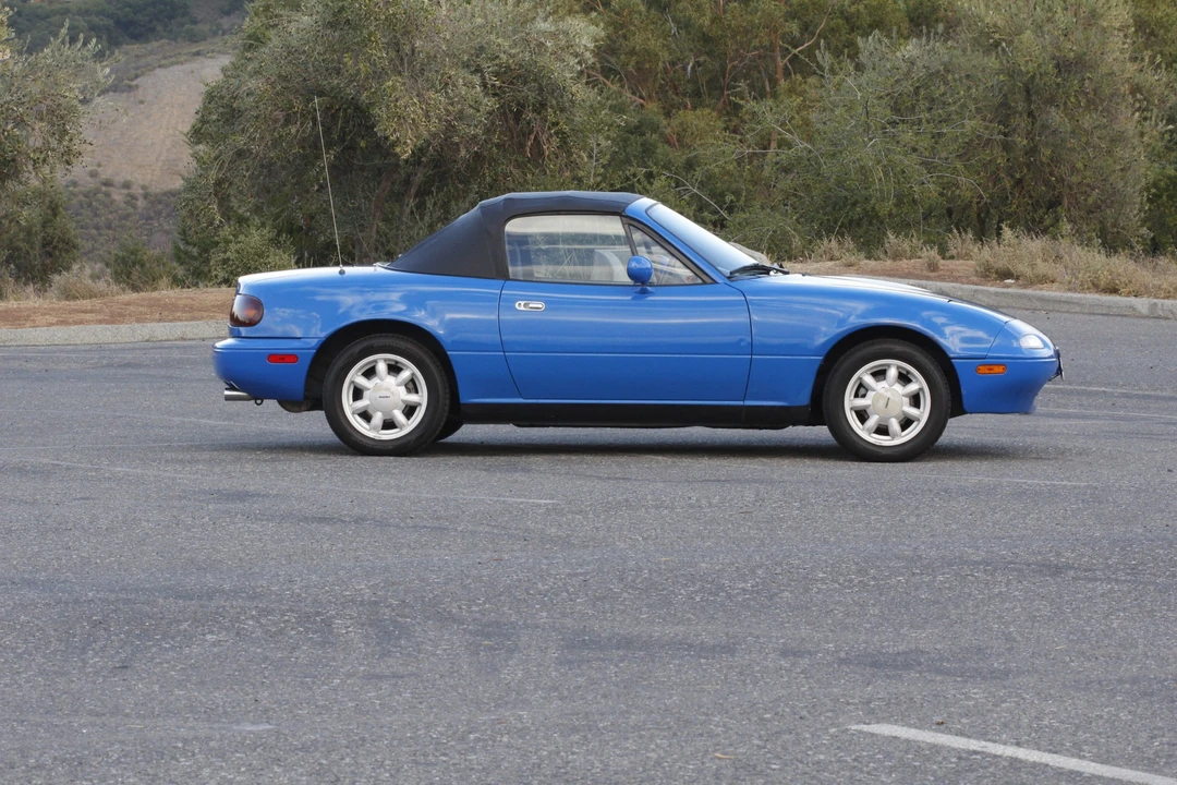 1992 Mazda NA MX-5 Miata - Image 5 of 31
