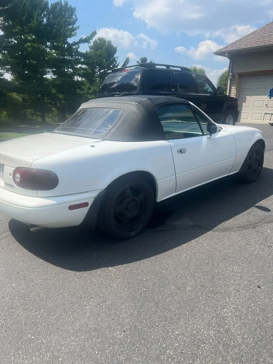1992 Mazda NA MX-5 Miata - Image 2 of 13