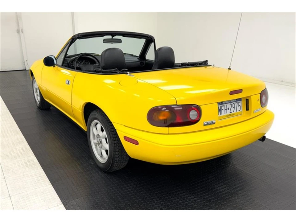1992 Mazda NA MX-5 Miata - Image 7 of 31