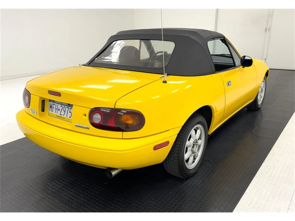 1992 Mazda NA MX-5 Miata - Image 9 of 31