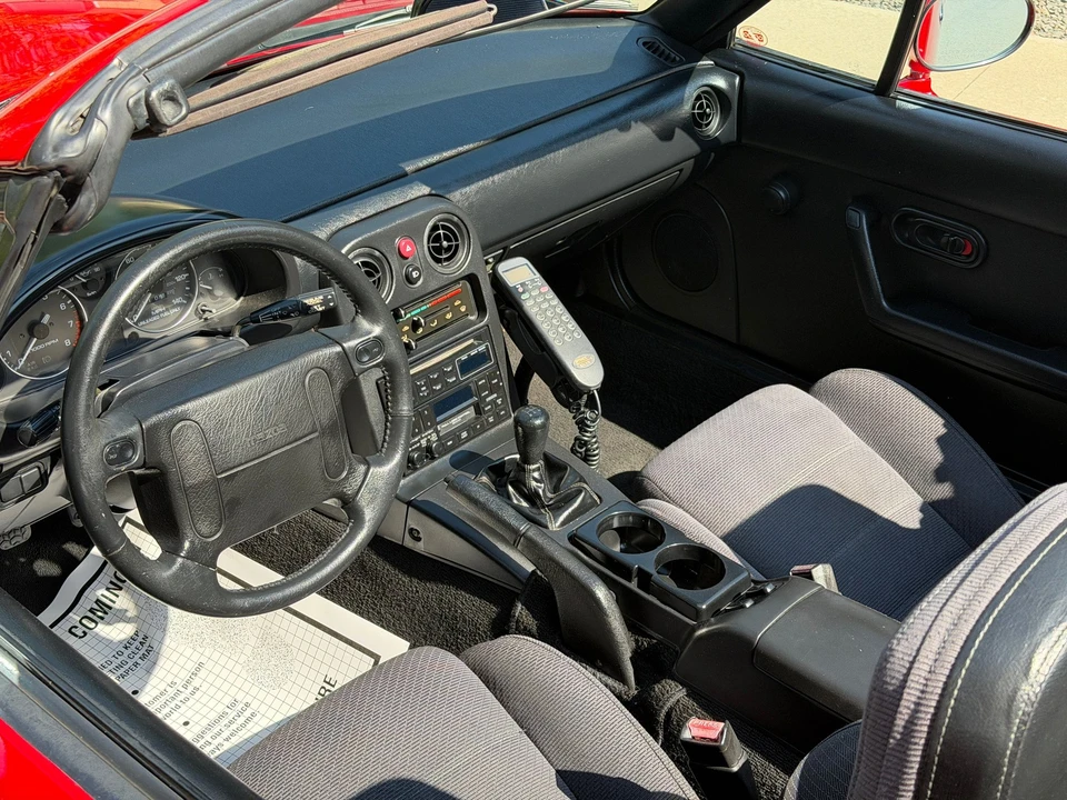 1992 Mazda NA MX-5 Miata - Image 5 of 31