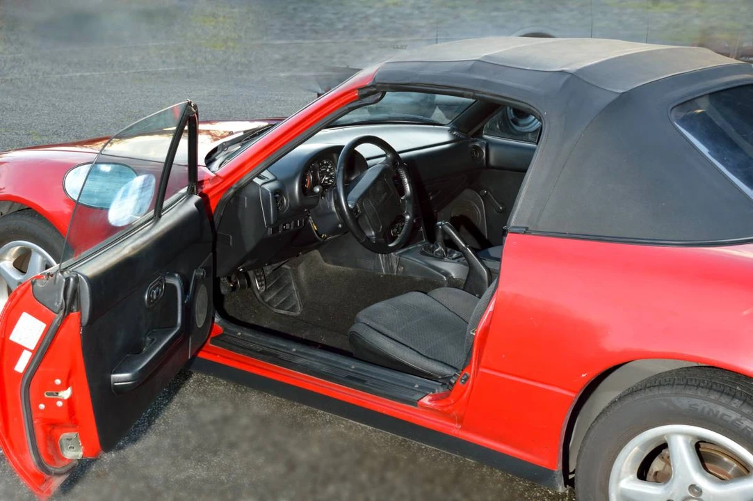 1992 Mazda NA MX-5 Miata - Image 5 of 7