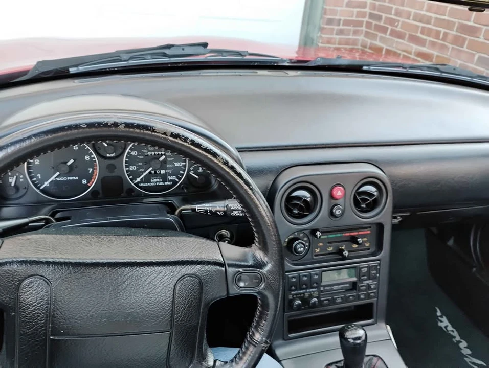 1992 Mazda NA MX-5 Miata - Image 6 of 10