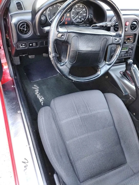 1992 Mazda NA MX-5 Miata - Image 5 of 10