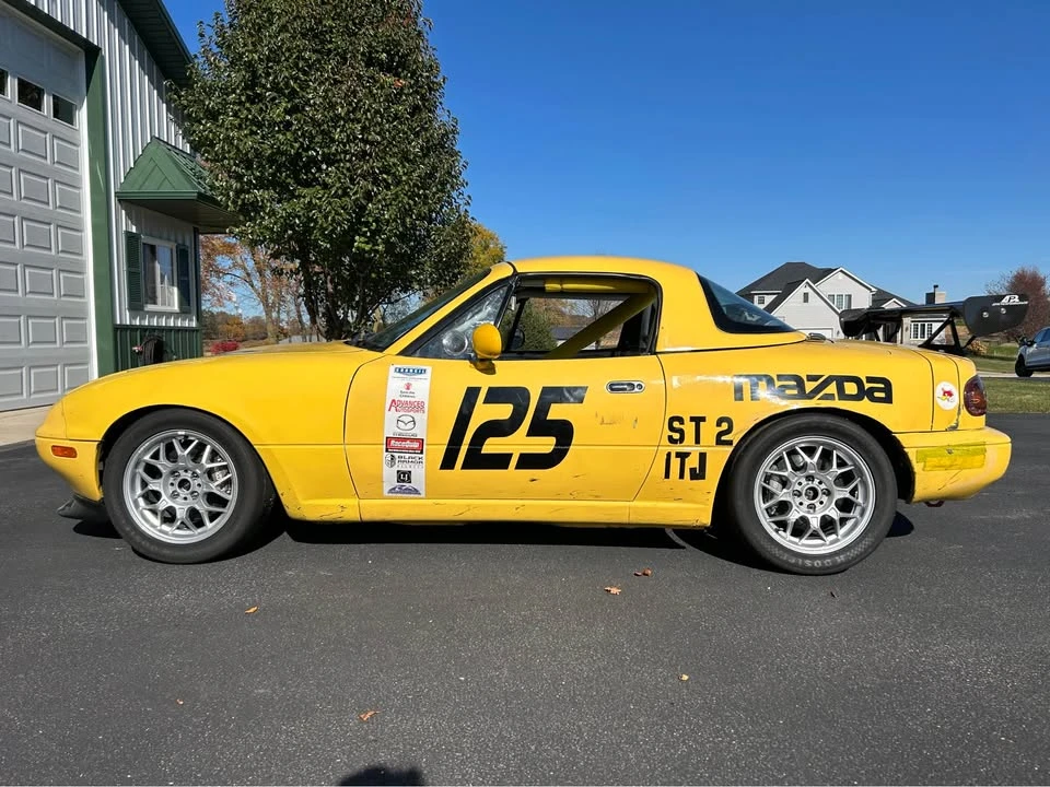 1992 Mazda NA MX-5 Miata - Image 5 of 10