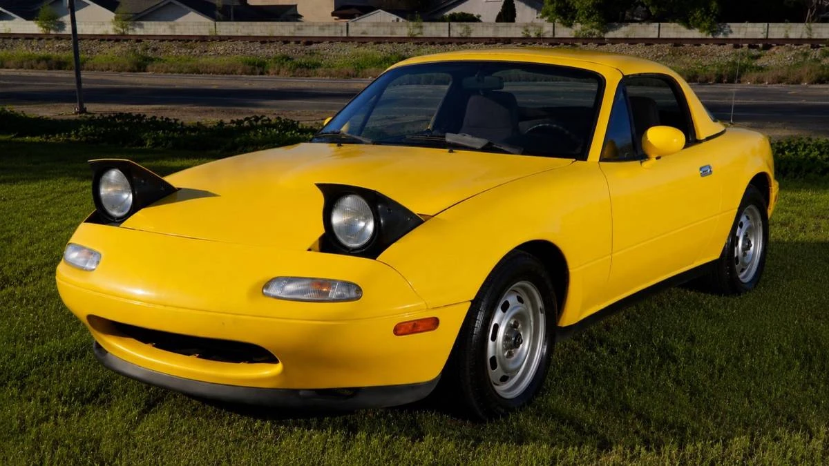 1992 Mazda NA MX-5 Miata - Image 6 of 16