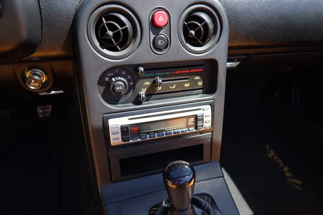 1992 Mazda NA MX-5 Miata - Image 10 of 19