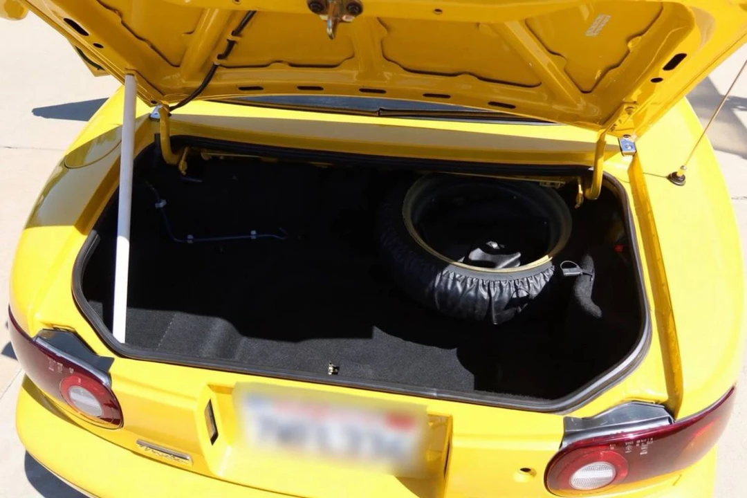 1992 Mazda NA MX-5 Miata - Image 11 of 19