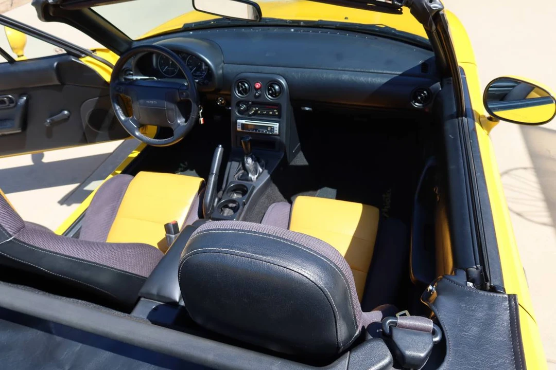 1992 Mazda NA MX-5 Miata - Image 13 of 19
