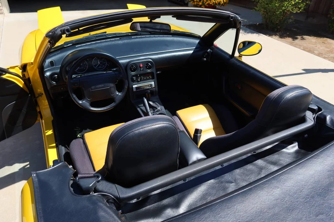 1992 Mazda NA MX-5 Miata - Image 7 of 19