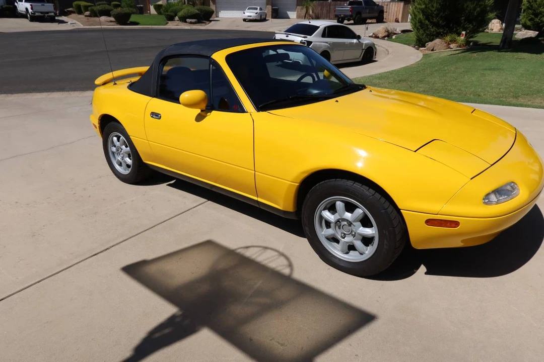 1992 Mazda NA MX-5 Miata - Image 2 of 19