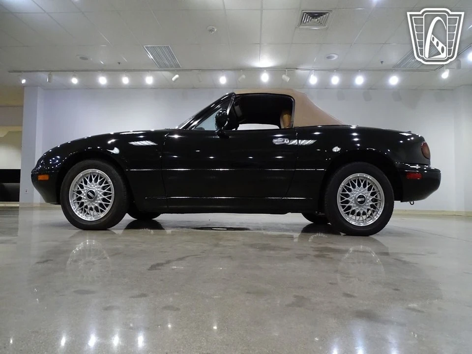 1992 Mazda NA MX-5 Miata - Image 9 of 12