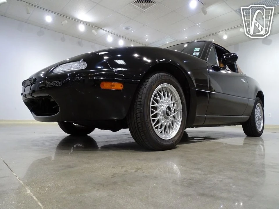 1992 Mazda NA MX-5 Miata - Image 6 of 12
