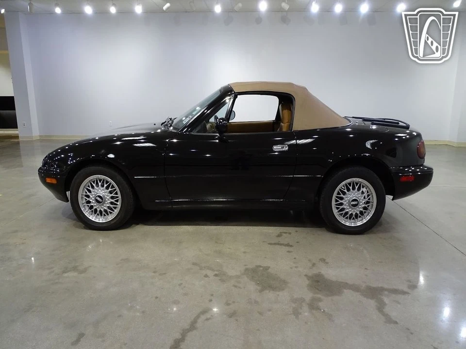 1992 Mazda NA MX-5 Miata - Image 8 of 12