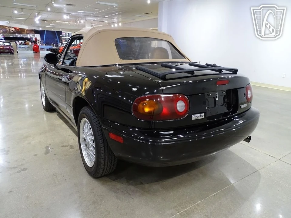 1992 Mazda NA MX-5 Miata - Image 11 of 12