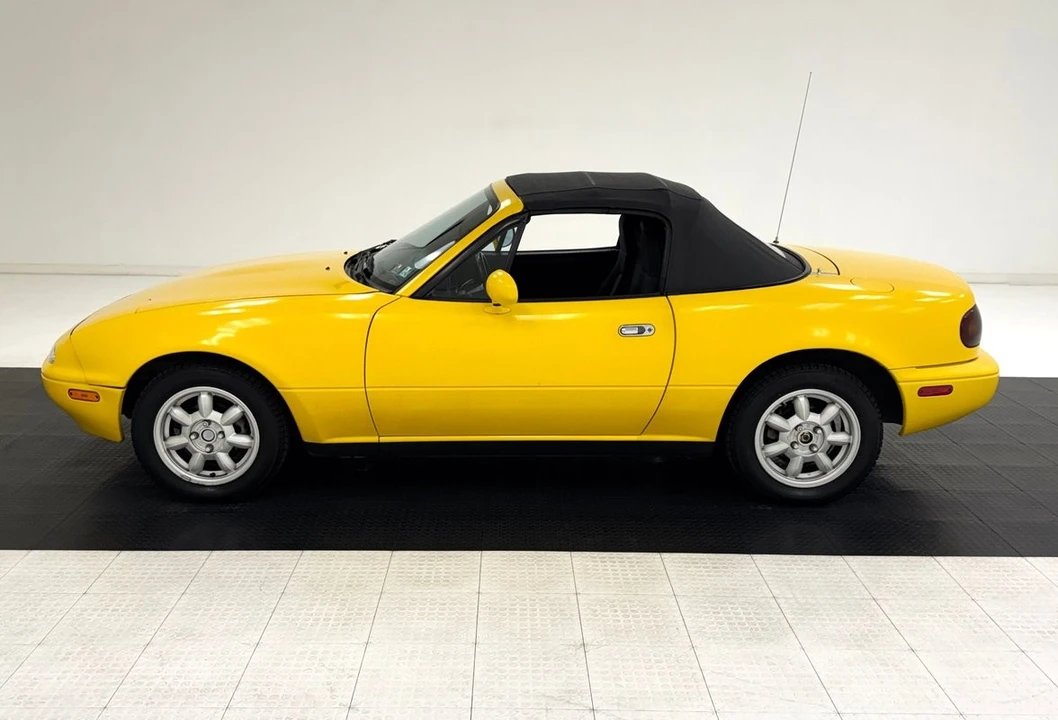 1992 Mazda - Image 4 of 31