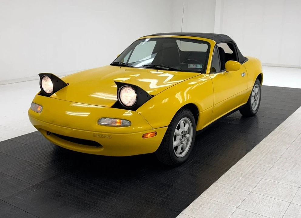 1992 Mazda - Image 2 of 31