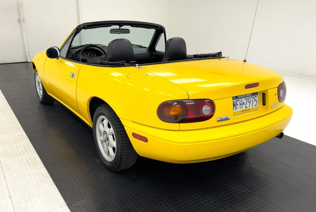 1992 Mazda - Image 7 of 31