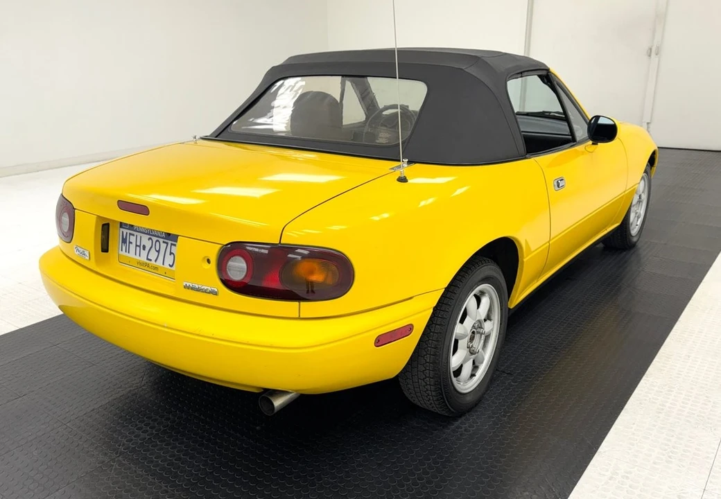 1992 Mazda - Image 9 of 31