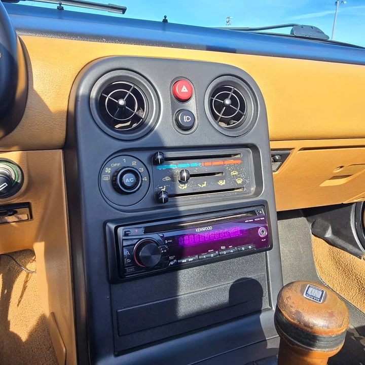 1992 Mazda NA MX-5 Miata - Image 12 of 16