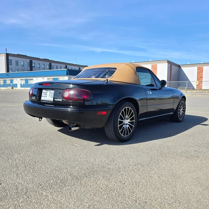 1992 Mazda NA MX-5 Miata - Image 5 of 16