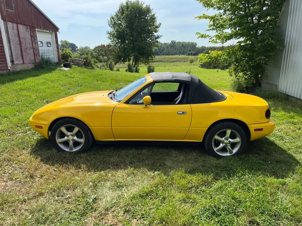 1992 Mazda NA MX-5 Miata - Image 2 of 10