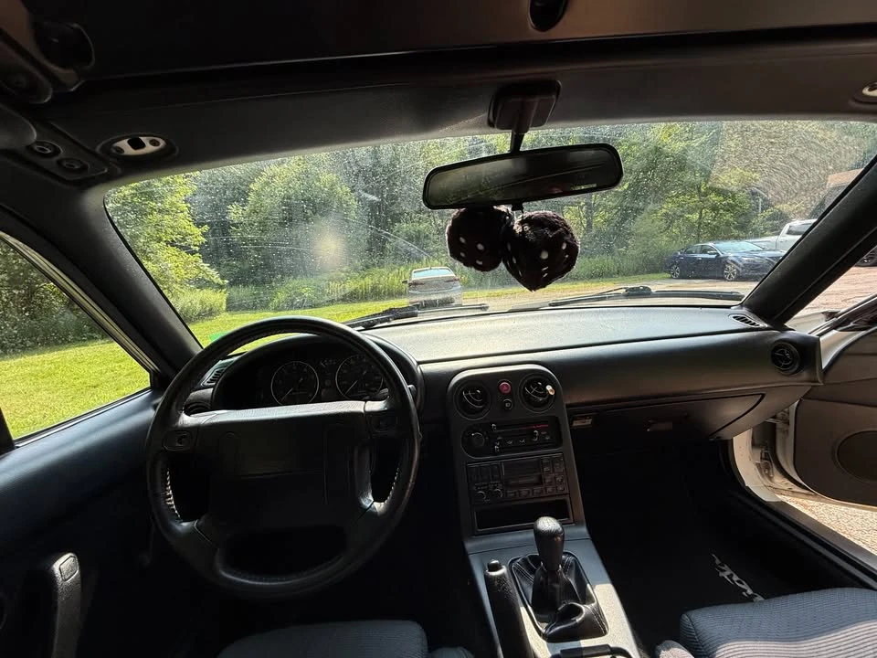 1992 Mazda NA MX-5 Miata - Image 8 of 17