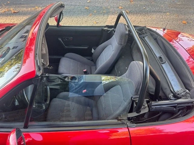 1992 Mazda NA MX-5 Miata - Image 16 of 18