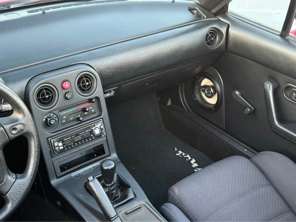 1992 Mazda NA MX-5 Miata - Image 10 of 17