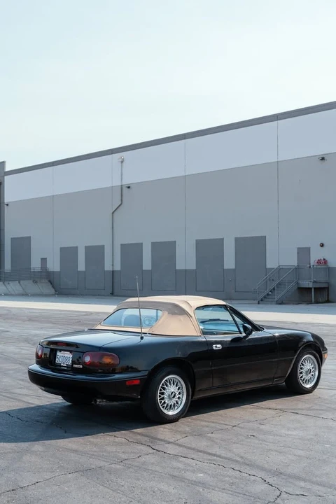 1992 Mazda NA MX-5 Miata - Image 6 of 20
