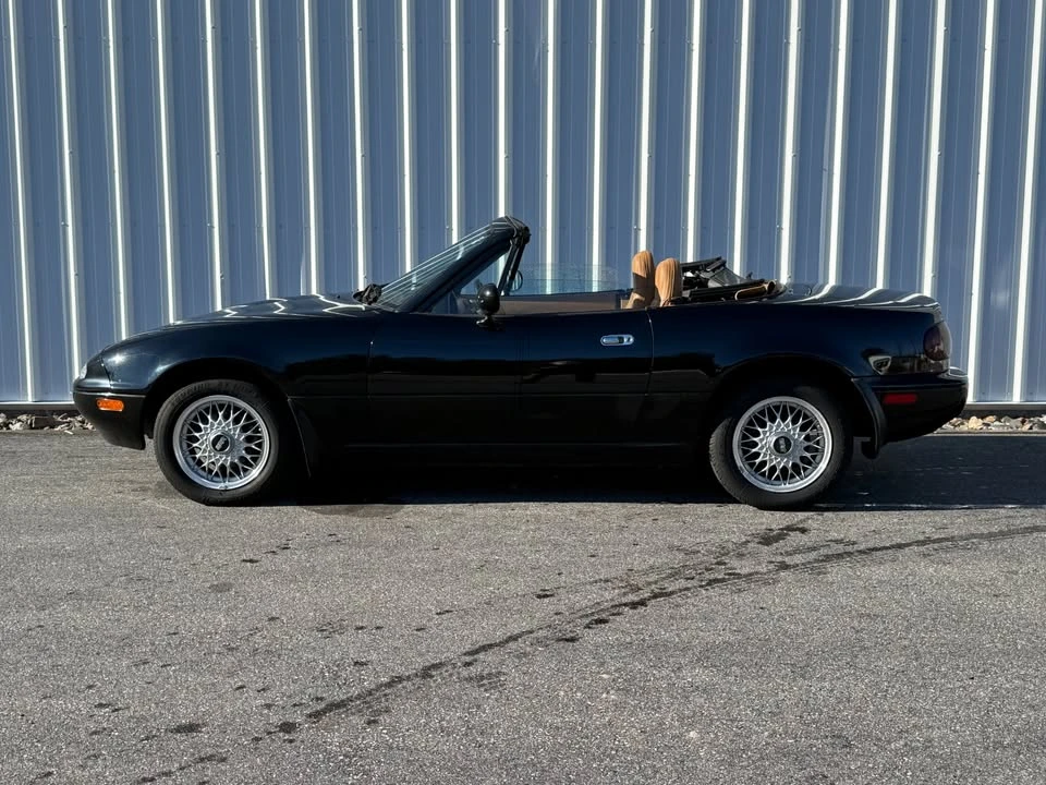 1992 Mazda NA MX-5 Miata - Image 2 of 20