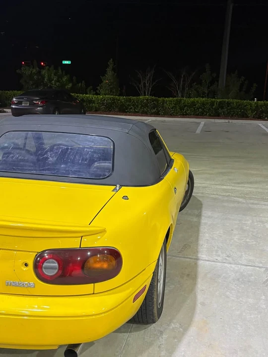 1992 Mazda NA MX-5 Miata - Image 6 of 11