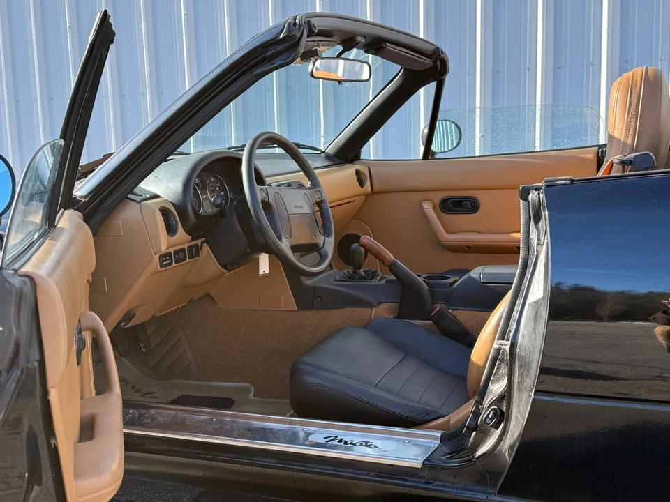 1992 Mazda NA MX-5 Miata - Image 6 of 20