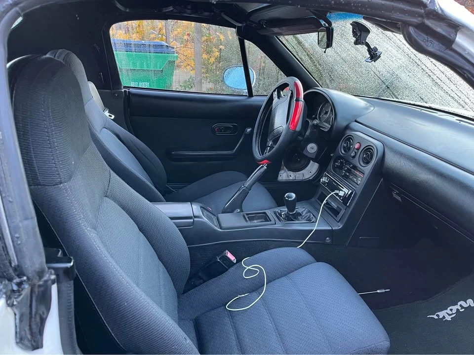 1992 Mazda NA MX-5 Miata - Image 15 of 17
