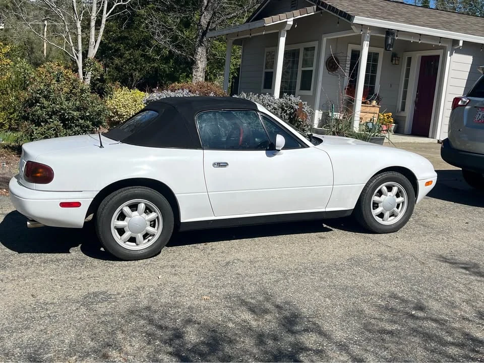 1992 Mazda NA MX-5 Miata - Image 9 of 17