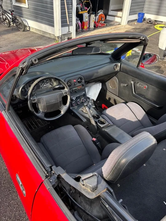 1992 Mazda NA MX-5 Miata - Image 6 of 9